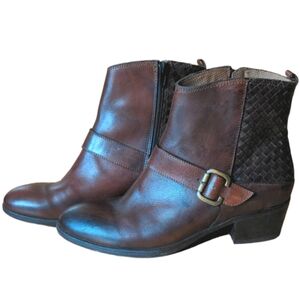 Siesto Meucci brown buckle ankle booties